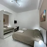 Holden House 3* Bari