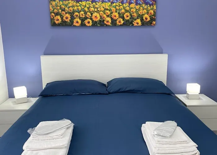 Holden House 3* Бари