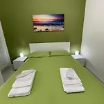 Holden House 3* Bari