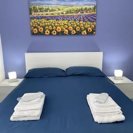 Holden House 3* Bari