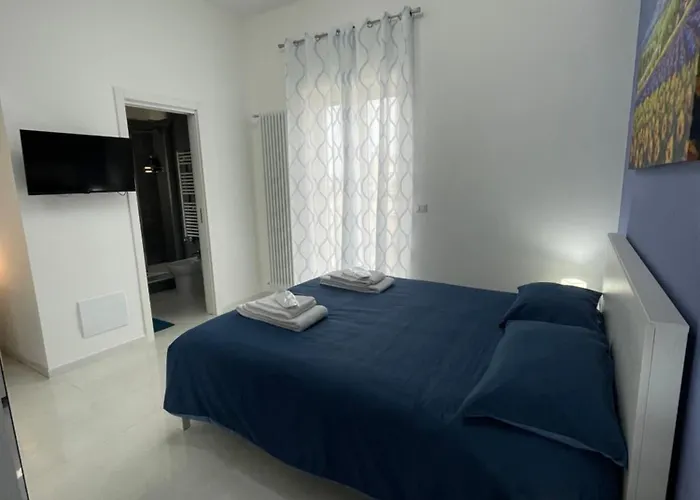 Holden House Couette-café 3*