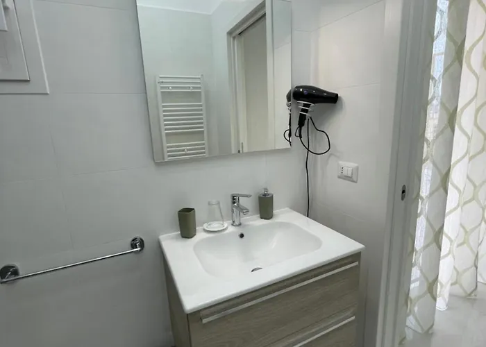 Holden House Couette-café 3*